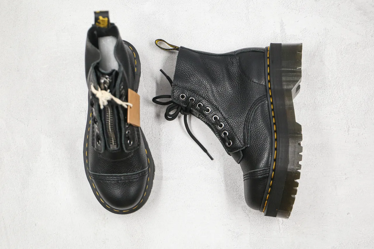 Dr. Martens Jadon Platform Noir Cuir Granité Cap Toe Botte Martin 4