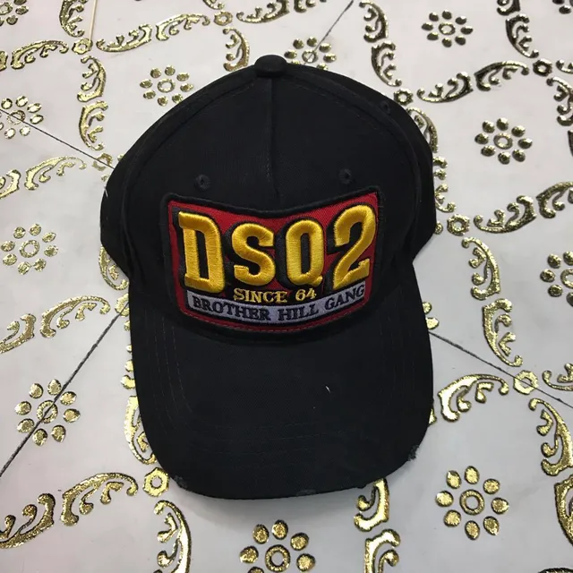 DSQUARED2 hermano colina pandilla parche bordado gorra de béisbol blanca 2