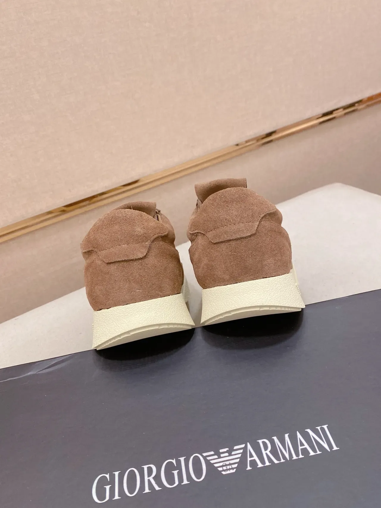Emporio Armani Tênis Lifestyle de Camurça Marrom Low-Top 3