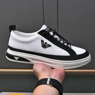 Emporio Armani Eagle Logo কনট্রাস্ট প্যানেলড সাদা কালো লাইফস্টাইল স্নিকার