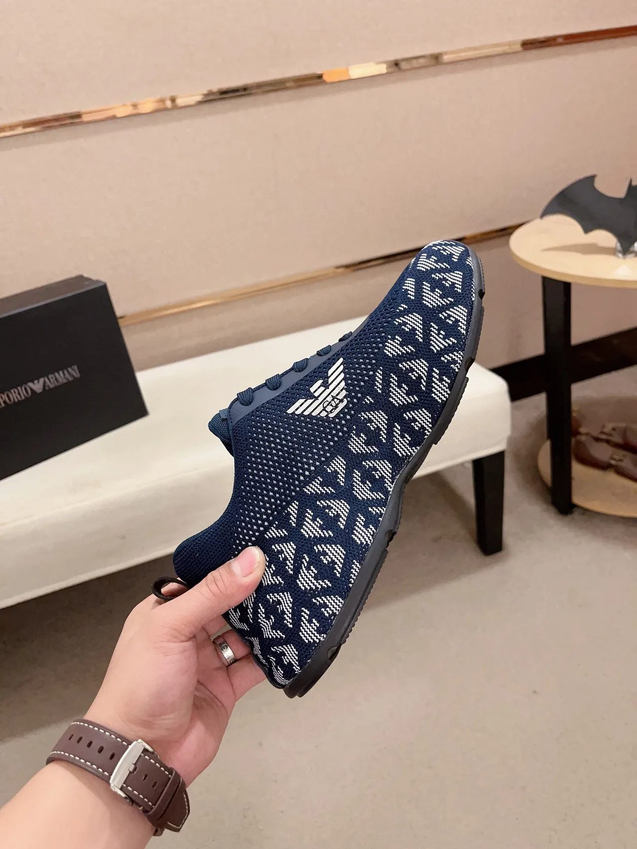 Emporio Armani Zapatillas Azul Marino y Blanco con Monograma de Punto 5