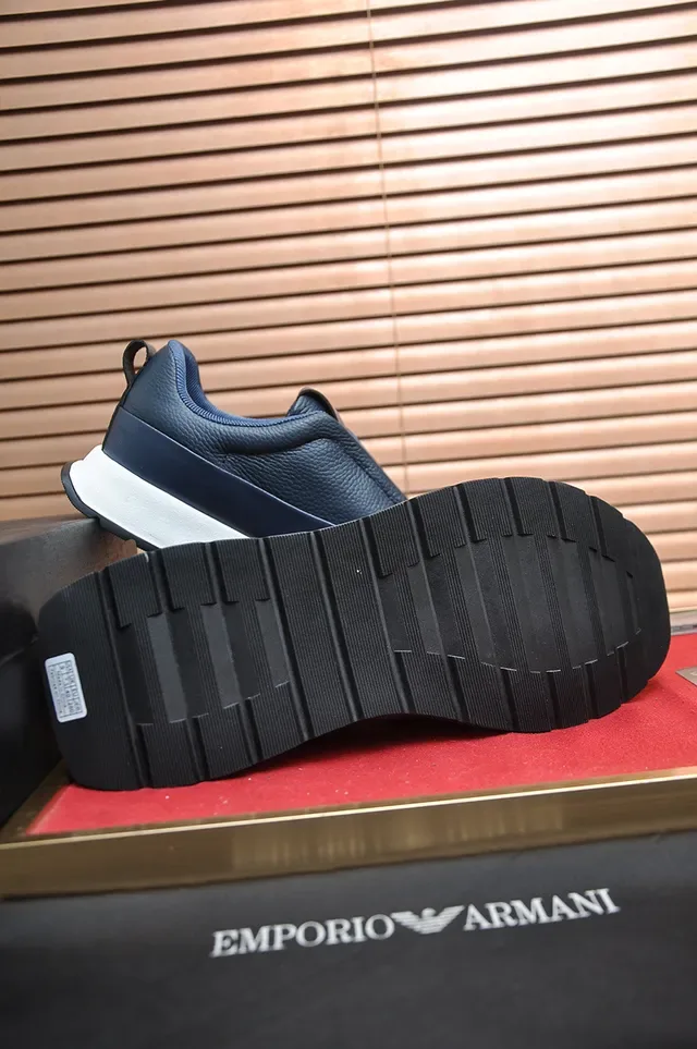 Emporio Armani حذاء رياضي جلدي أزرق بحري سكوب 3