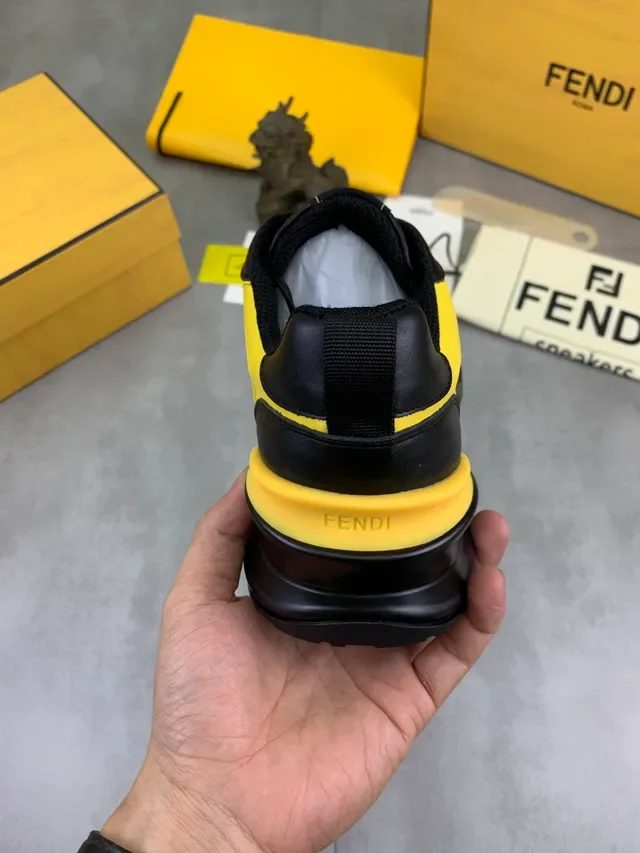 Fendi Sneakers Chunky Noires à semelle jaune Monogram FF en tissu 3
