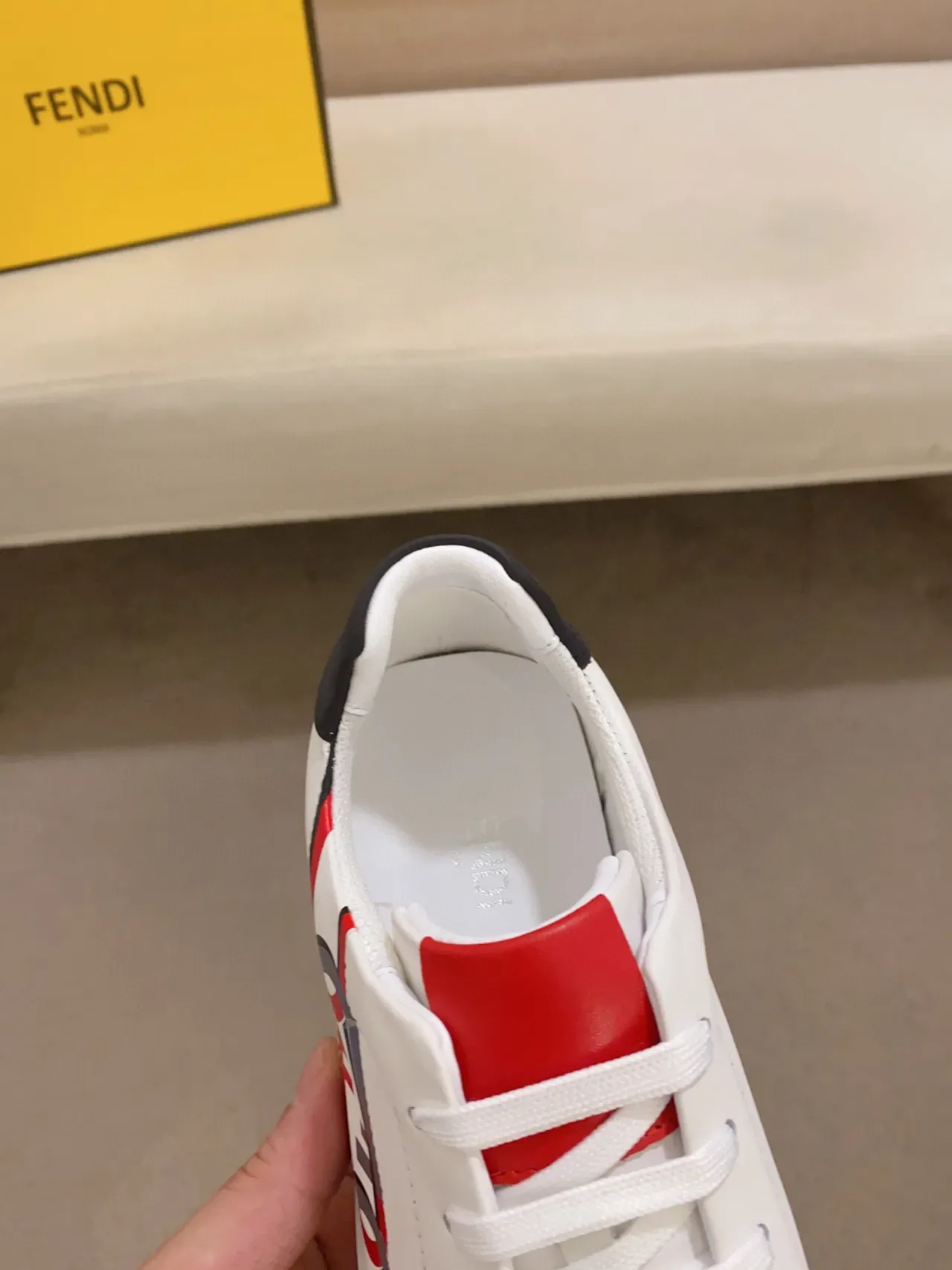 Fendi FF Logo Sneaker Blanc Rouge Bleu Marine Lifestyle Sneakers 5