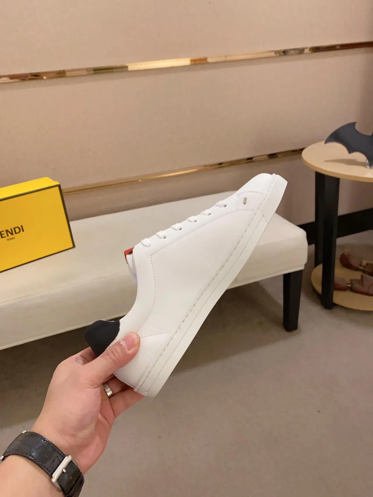 Fendi FF Logo Sneaker Blanc Rouge Bleu Marine Lifestyle Sneakers 6