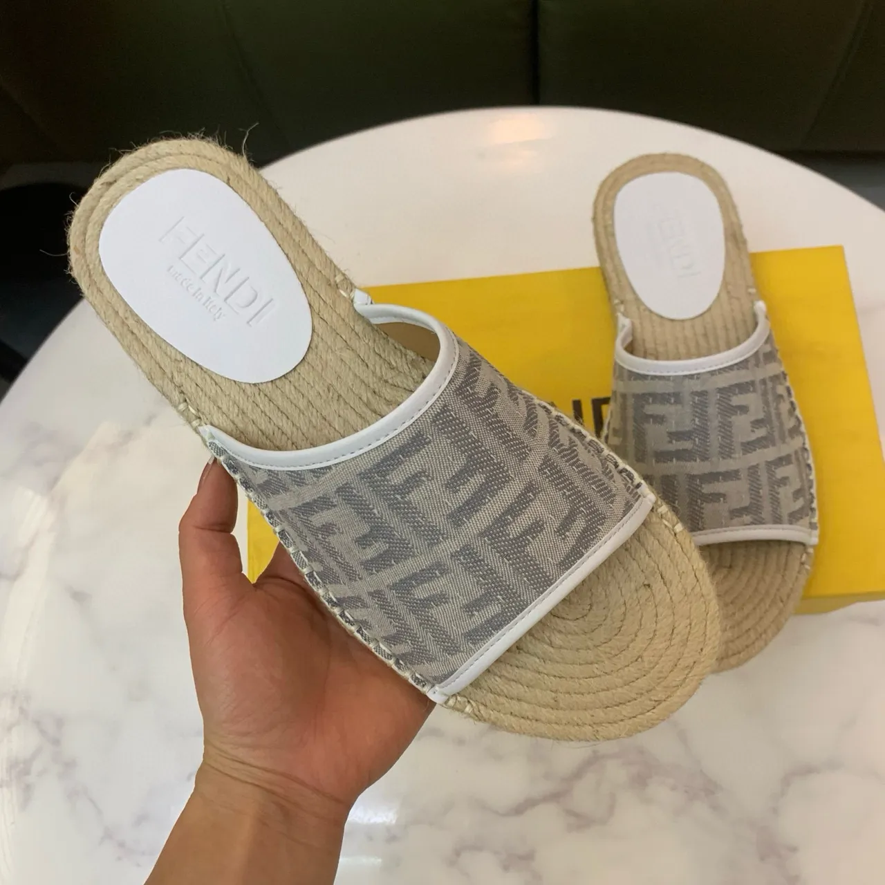 Fendi FF Monogram बेज ग्रे कैनवास स्ट्रैप जूट लिपटा एस्पाड्रिल सोल चप्पल 5