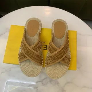 Fendi FF Monogram আড়াআড়ি স্ট্র্যাপ এসপাড্রিল কাজুয়াল স্যান্ডাল