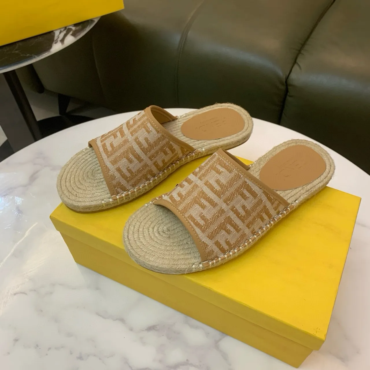 Fendi FF Monogram Espadrille Zapatilla Beige Marrón Correa de Jacquard Suela Trenzada Zapatillas 2