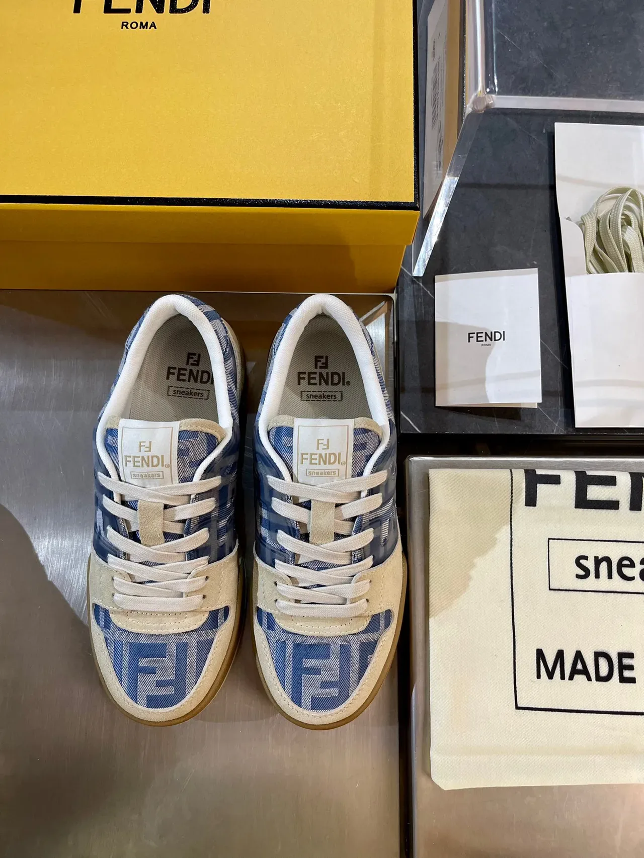 Fendi FF Sneaker 蓝色米色印花提花麂皮拼接运动鞋 4