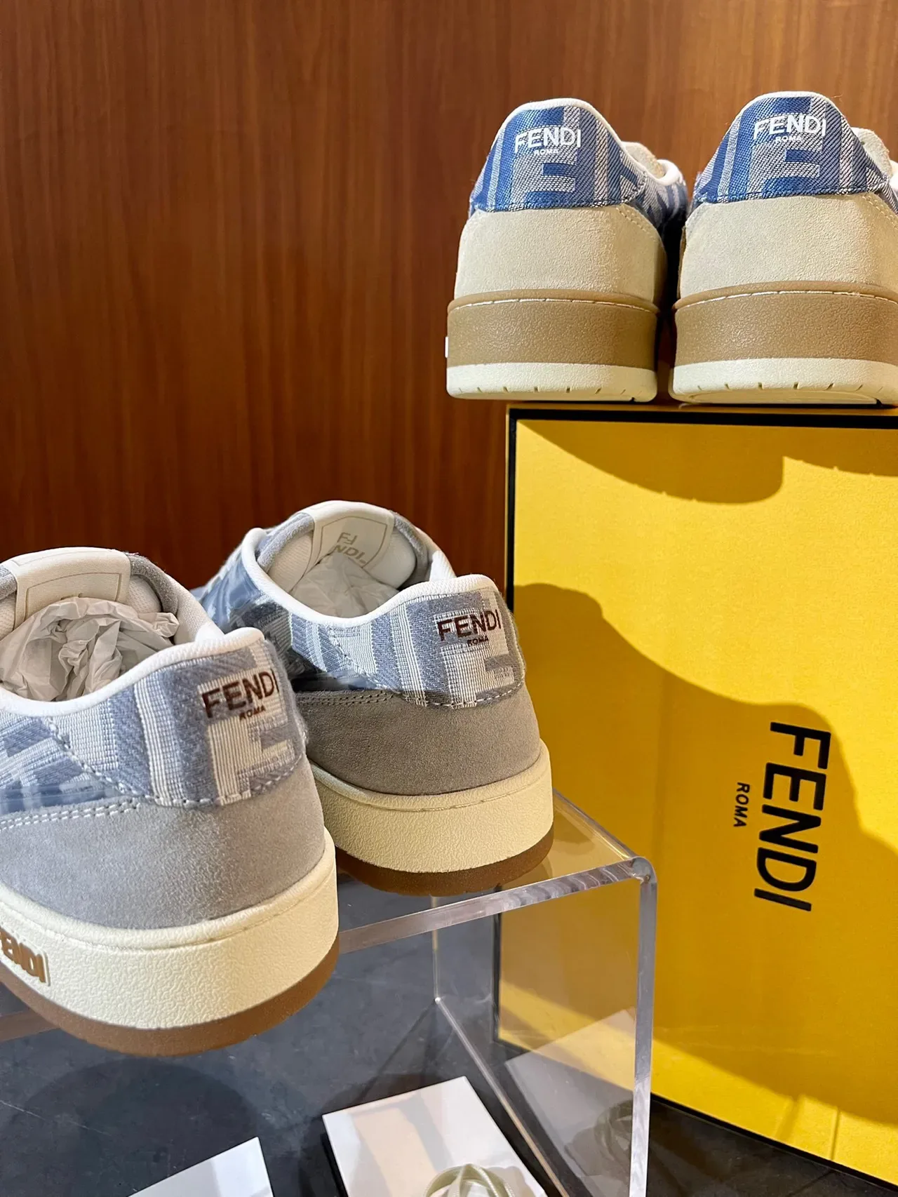 Fendi FF Sneaker 蓝色米色印花提花麂皮拼接运动鞋 9