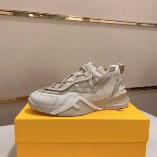 Fendi Flow बेज सफेद सोल लेयर्ड स्ट्रैप ओवरले चंकी स्नीकर