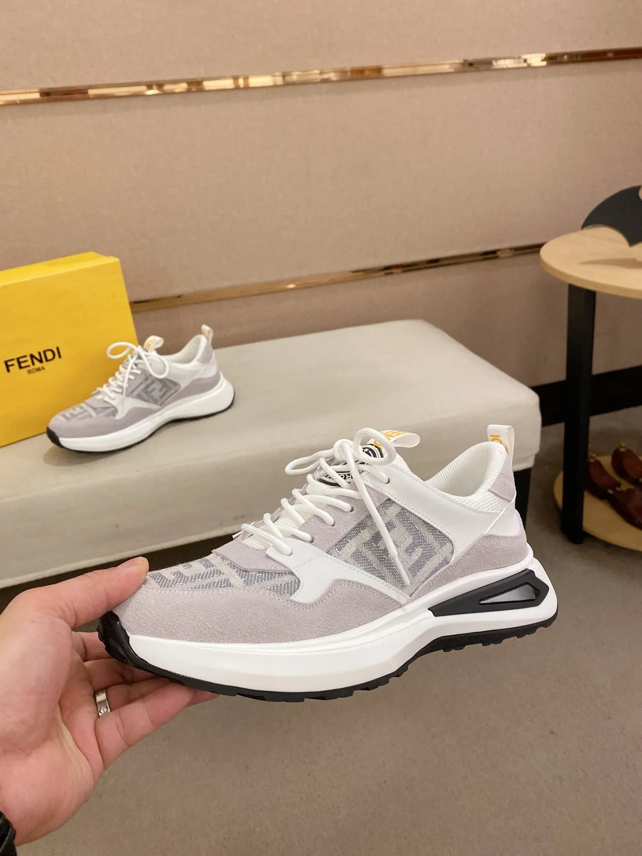 Fendi Track Trainer 灰色 Monogram 厚底运动鞋 3
