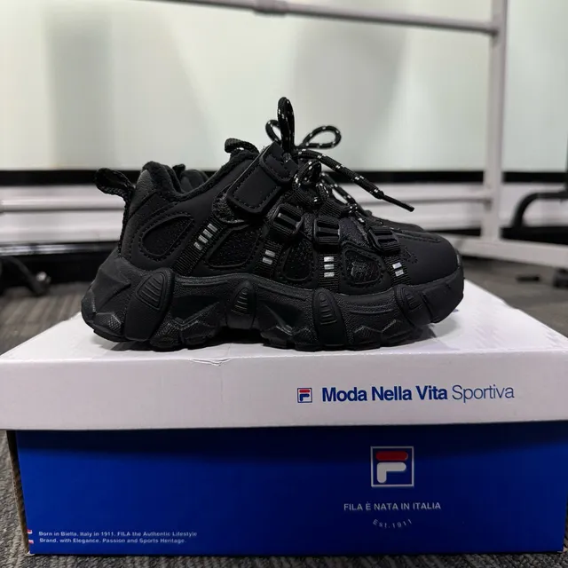 Fila Disruptor Gris Noir Semelle Hybride Fermeture Lacets et Sangle Chaussures Chunky 15