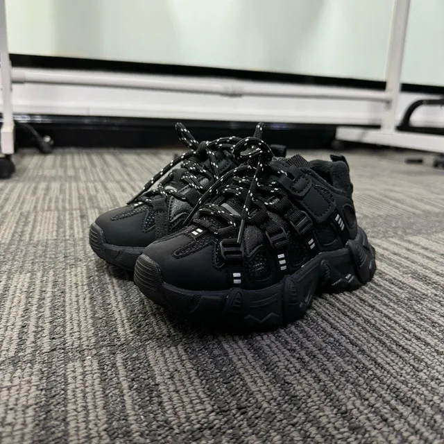 Fila Disruptor Gris Noir Semelle Hybride Fermeture Lacets et Sangle Chaussures Chunky 17