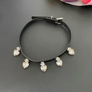 Alessandra Rich Choker Cuir Noir et Argent Charm Cristal en Forme de Cœur Colliers