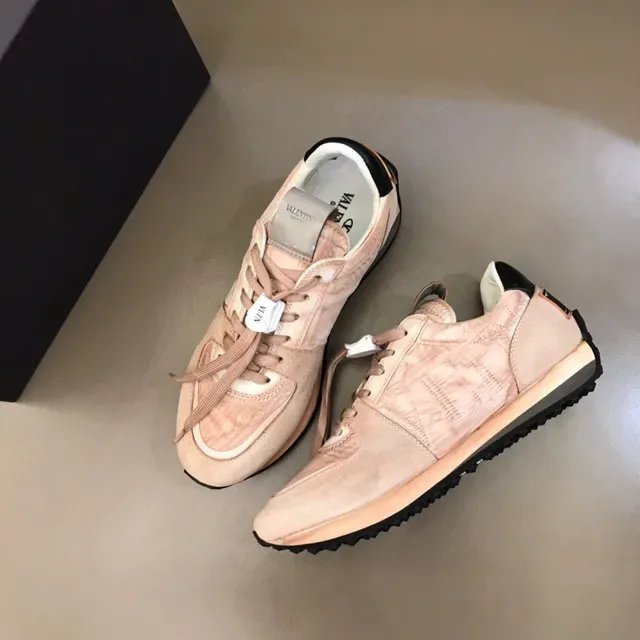 Beige and Black Mixed-Material Retro Runner Sneaker 8
