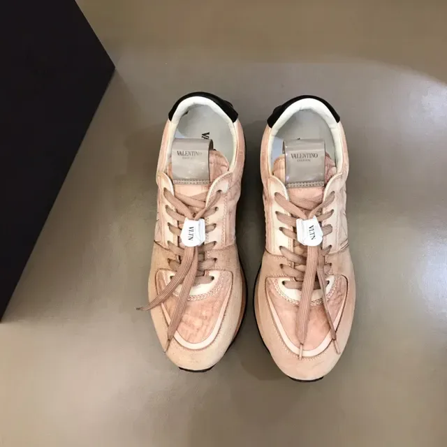 Beige and Black Mixed-Material Retro Runner Sneaker 9