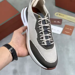 Sneaker lifestyle con empeine híbrido knit-mesh en beige y gris