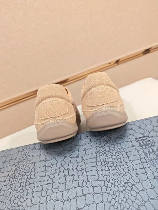 Zapato Casual de Ante Beige de Bajo Perfil con Cordones 3
