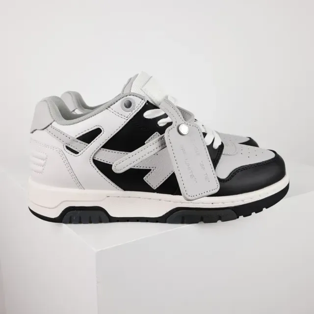 Black and White Two-Tone Low-Top Lifestyle Sneakers 3