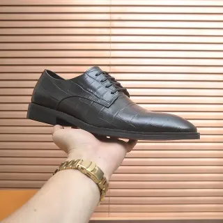 Black Crocodile-Embossed Cap-Toe Oxford Shoes