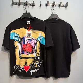 Camiseta oversized negra con estampado gráfico