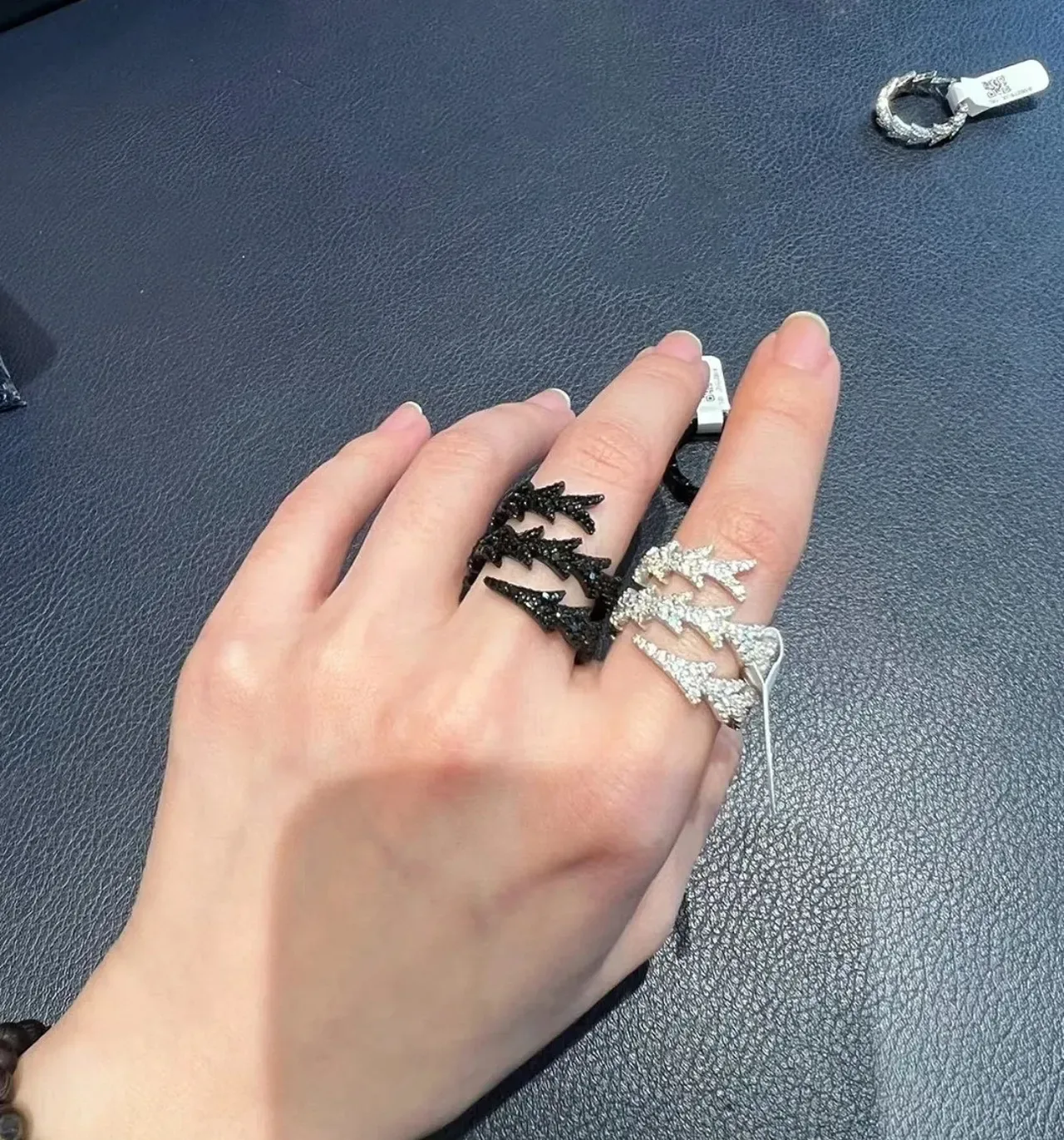 Bijoux Noir Marine Ornée aux Cristaux 3