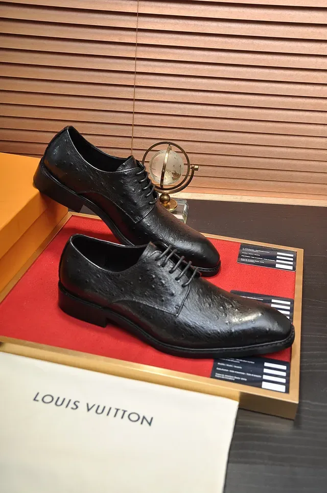 Chaussures Oxford à bout cap noir en cuir d'autruche embossé 5