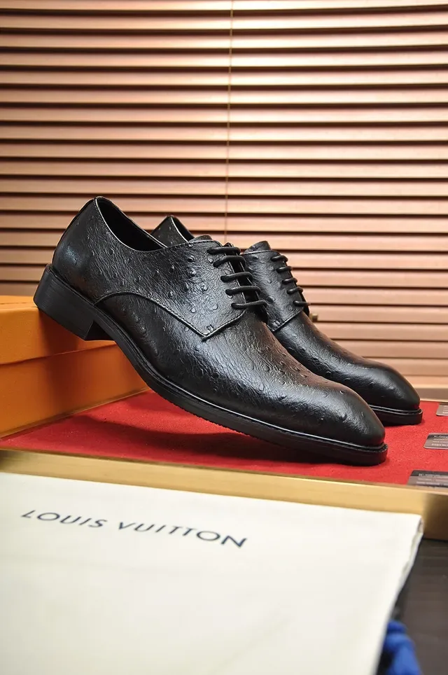 Chaussures Oxford à bout cap noir en cuir d'autruche embossé 8