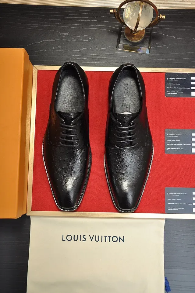 Chaussures Oxford à bout cap noir en cuir d'autruche embossé 9