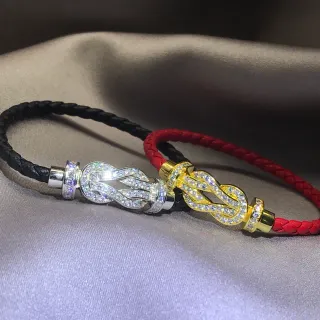 سوار من حبل جلدي مضفر أسود وأحمر مع إبزيم على شكل عقدة مبطن بالأحجار