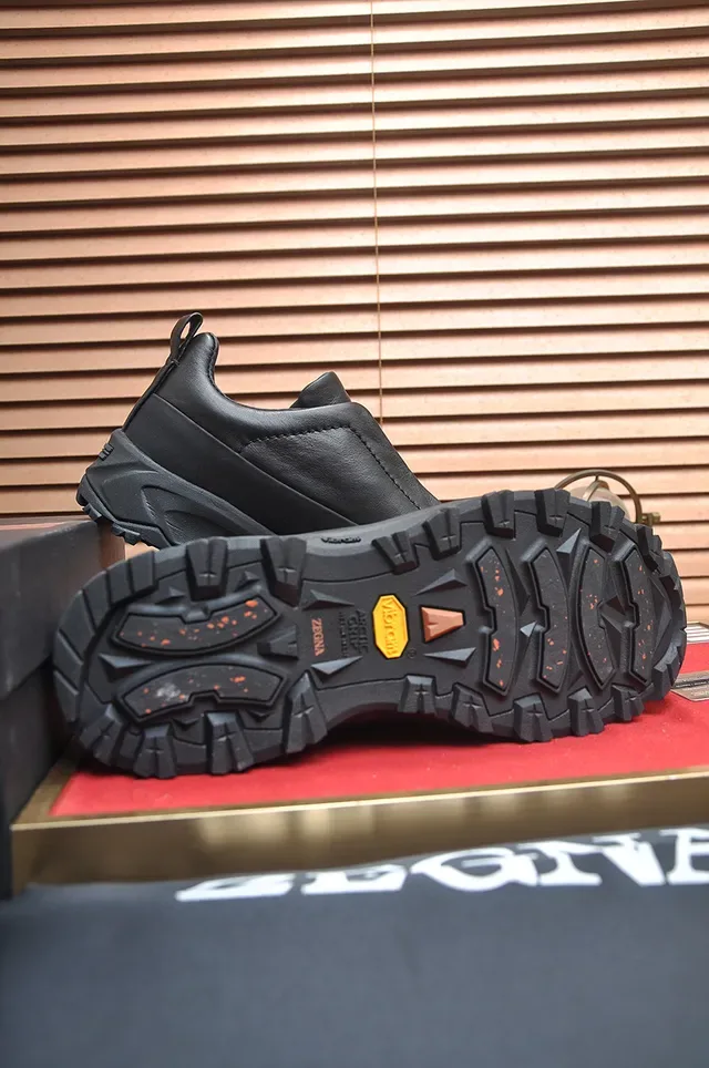 Zapatillas Lifestyle Negras Slip-On Suela Rugged 3
