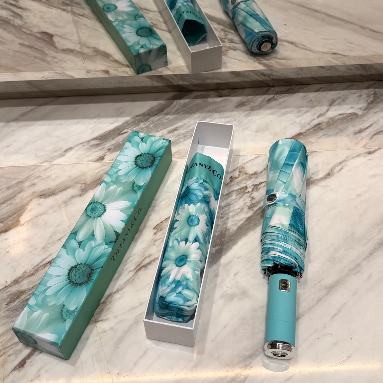 蓝白花卉印花雏菊手提包 7