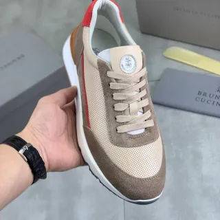 Brunello Cucinelli بيج و بني شبيكة مثقوبة شيرو سنيكر أسلوب حياة