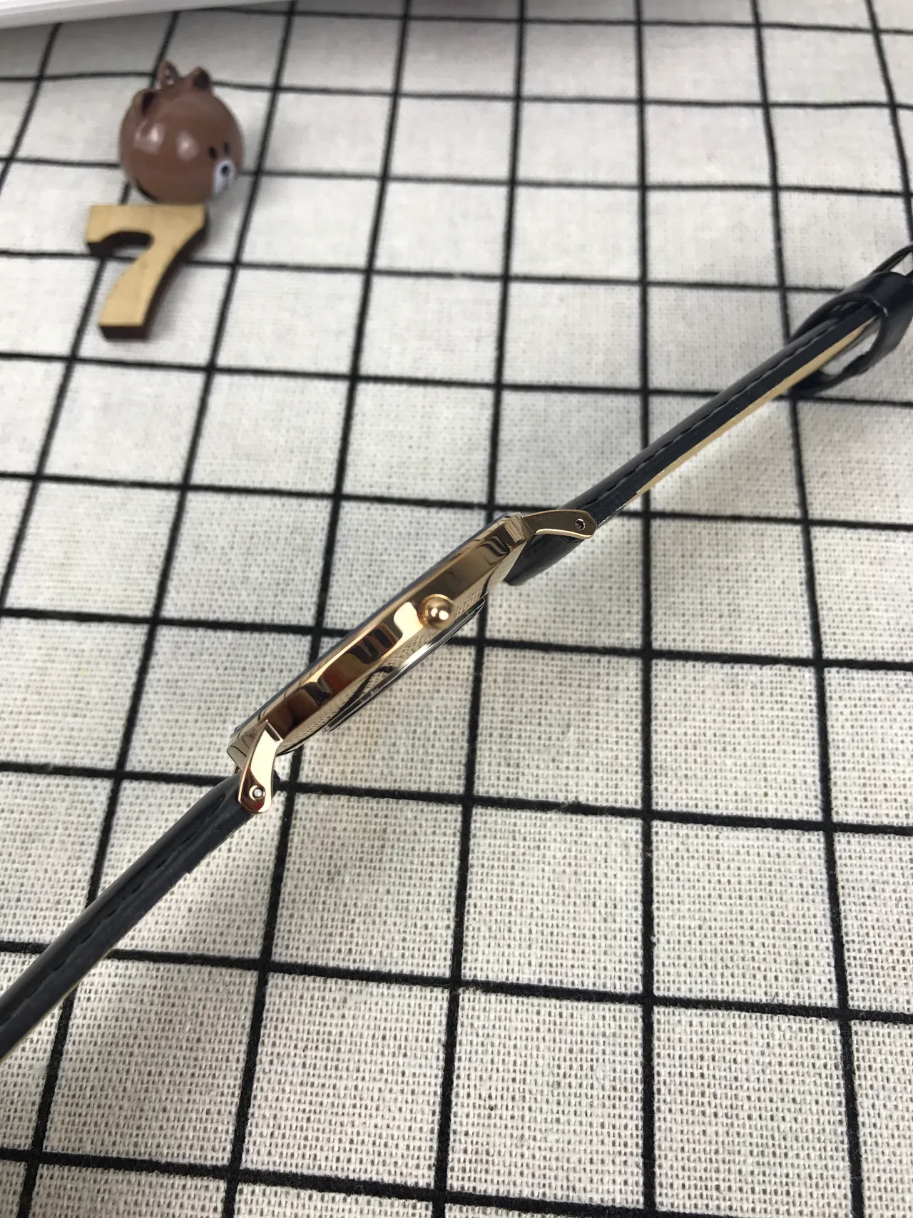 Daniel Wellington काला सोना न्यूनतम डायल केस क्वार्ट्ज घड़ी 3