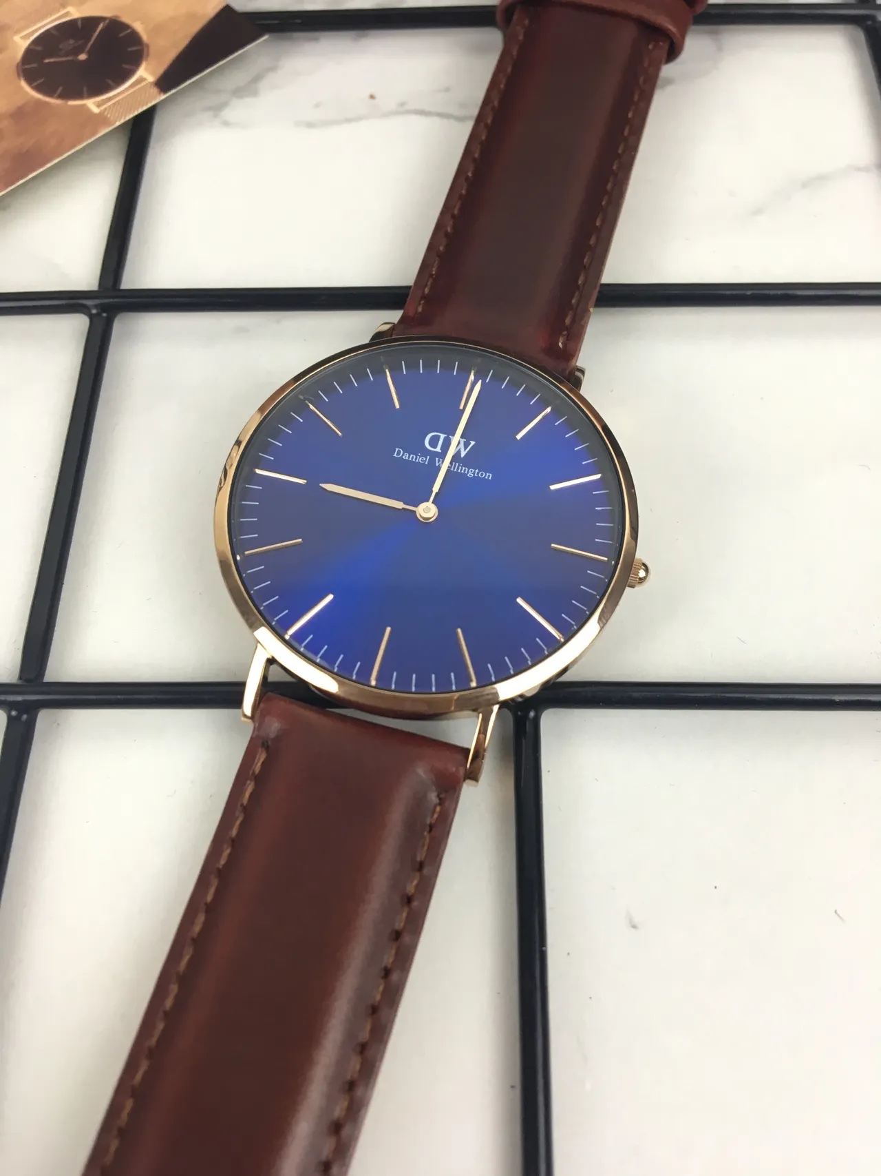 Daniel Wellington 蓝色棕色 极简 日冕 表盘 石英 手表 5