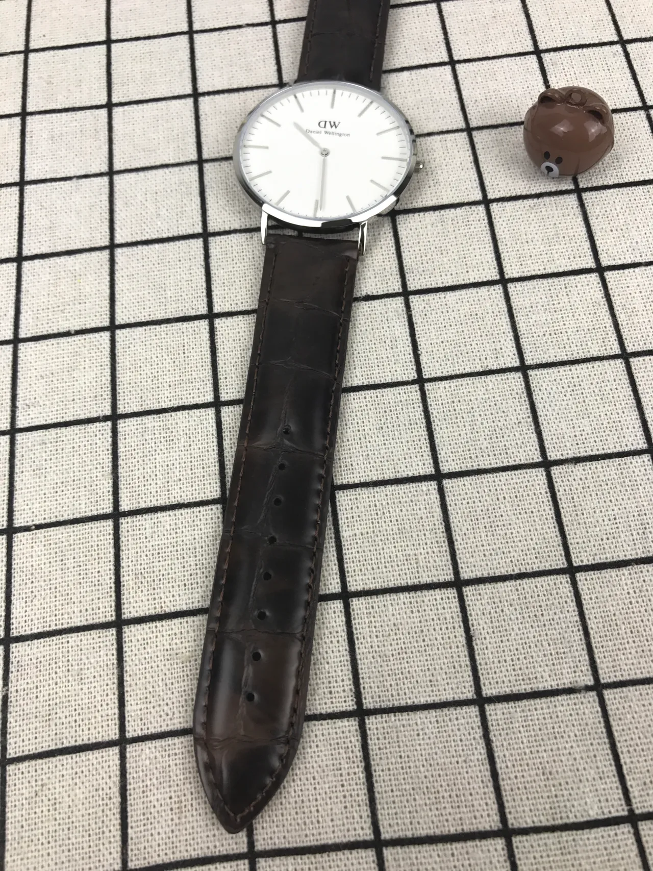 Daniel Wellington Classic Minimalist White Dial Brown Leather Strap Quartz Watch 5