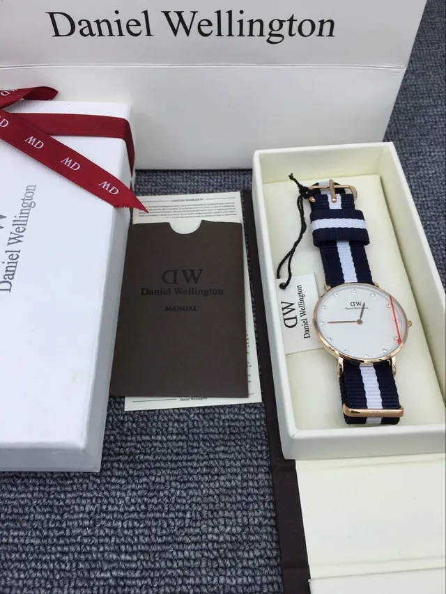 Daniel Wellington Classic Petite Cadran Rojo Case Oro Rosa Correa Navy White Reloj de Cuarzo 2