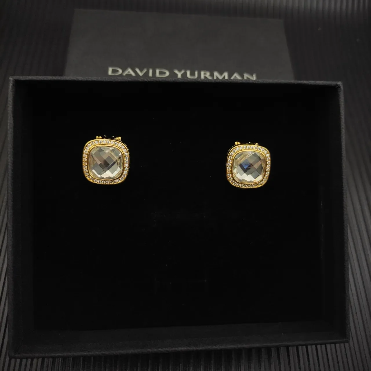 David Yurman أقراط كليب أون ذهبي الدرجة مقصوصة بشكل وسادة مع هالة بفييه 7