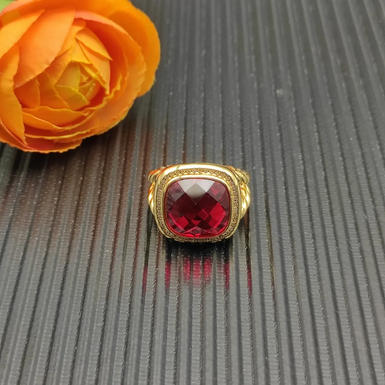 David Yurman लाल सोना ट्विस्टेड केबल बैंड कुशन-कट जेमस्टोन अंगूठी 7