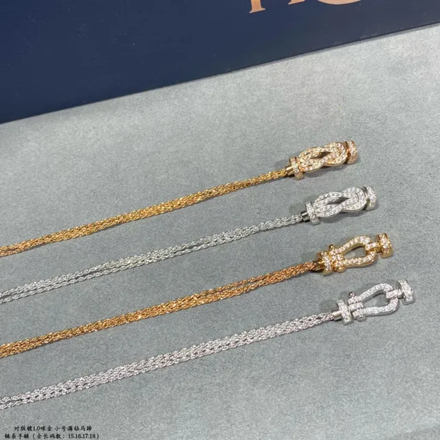 Dual-Tone Pavé Horseshoe Clasp Chain Bracelets 4
