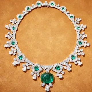 Collier Col Émeraudes et Diamants Floral-Géométrique