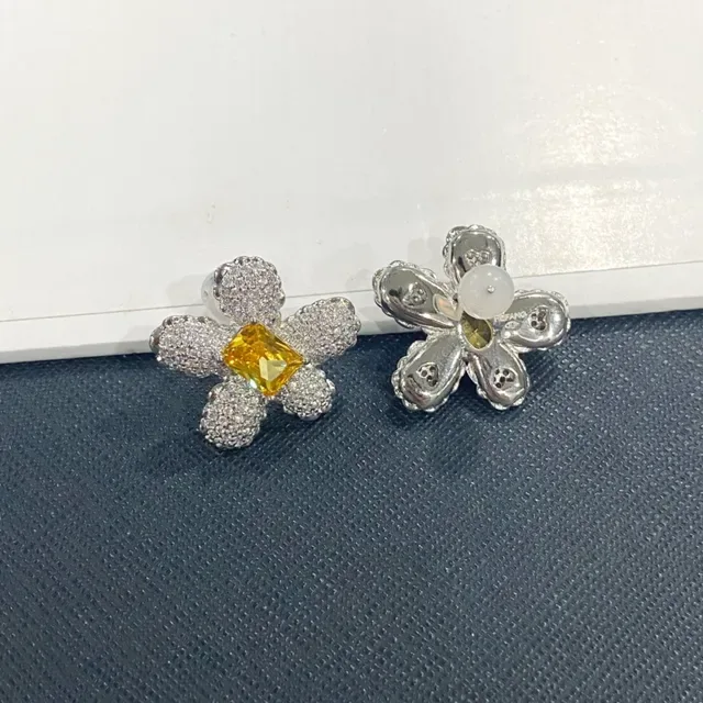 Floral Pavé Yellow Gem Stud Earrings 6