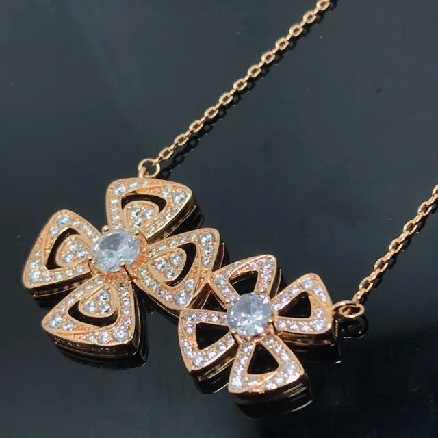 Colar com pingente em forma de flor pavé de cristal 6