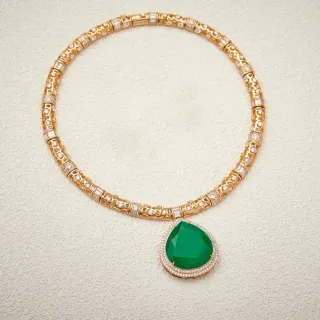 Gold Green Intricate Link Chain Pear-Shaped Gemstone Pendant Necklace