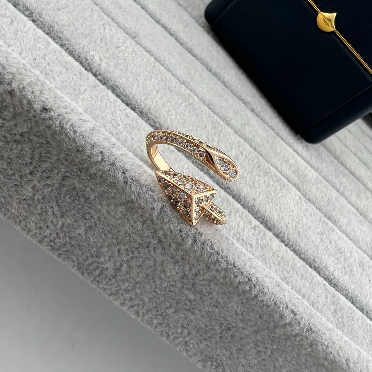 Gold Silver Open Adjustable Band Pavé-Set Clear Stones Ring 3