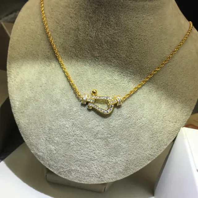 Collier pendentif en forme de U de or et argent avec cristaux pavé-set 2