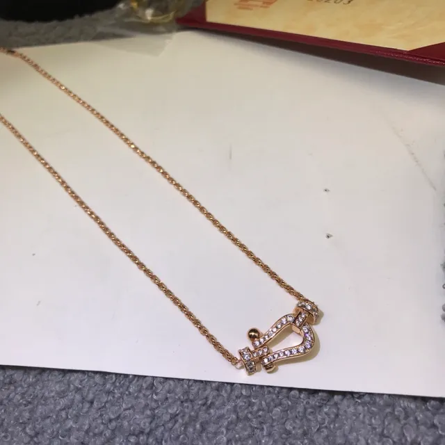 Collier pendentif en forme de U de or et argent avec cristaux pavé-set 4