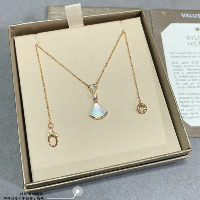 Gold-Tone Fan-Shaped Opal Pendant Necklace 4