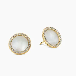 Pendientes de aretes en tono dorado con madreperla y halo de diamantes